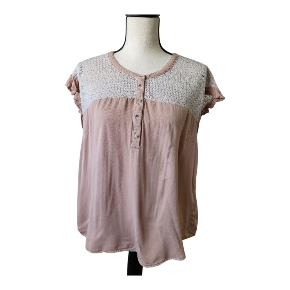 Hem & Thread‎ Flutter Sleeve Crochet Detail Top. Size L